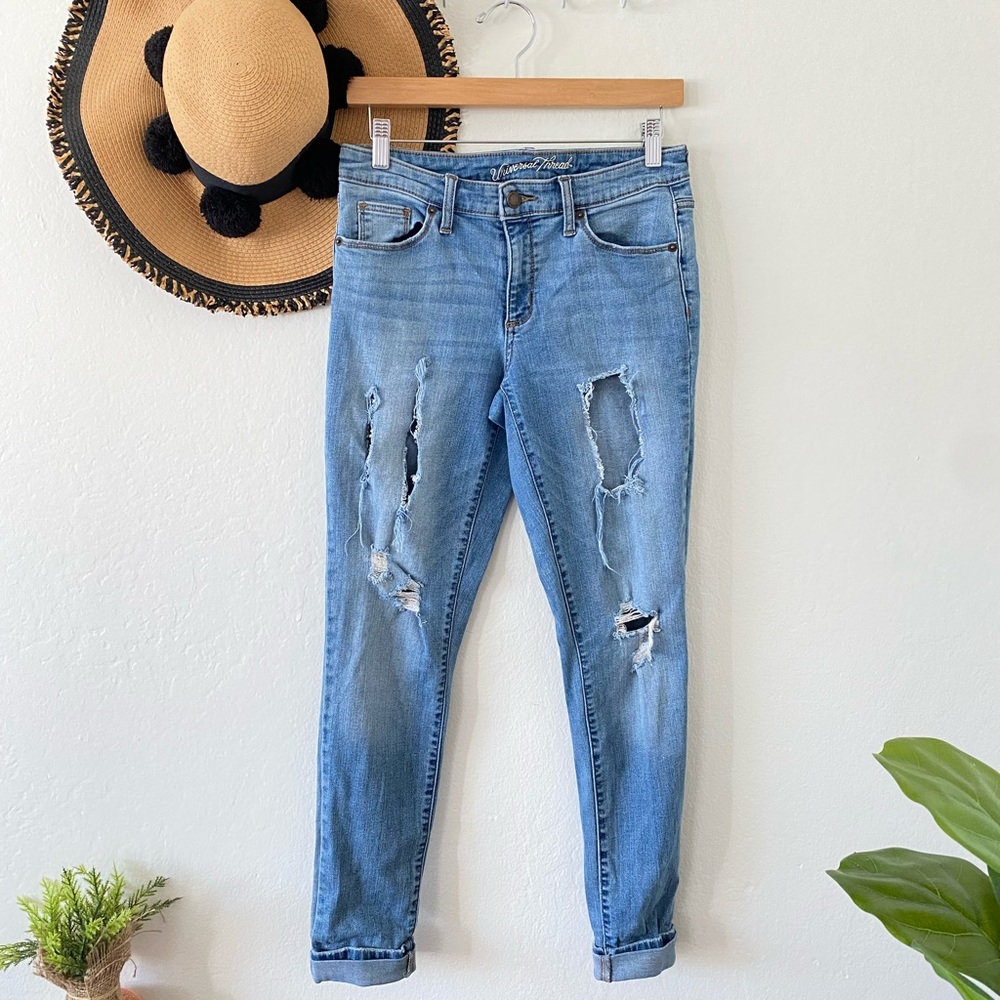 ✨ Universal Thread Super Distressed Ripped Mid Rise Skinny Jeans ✨